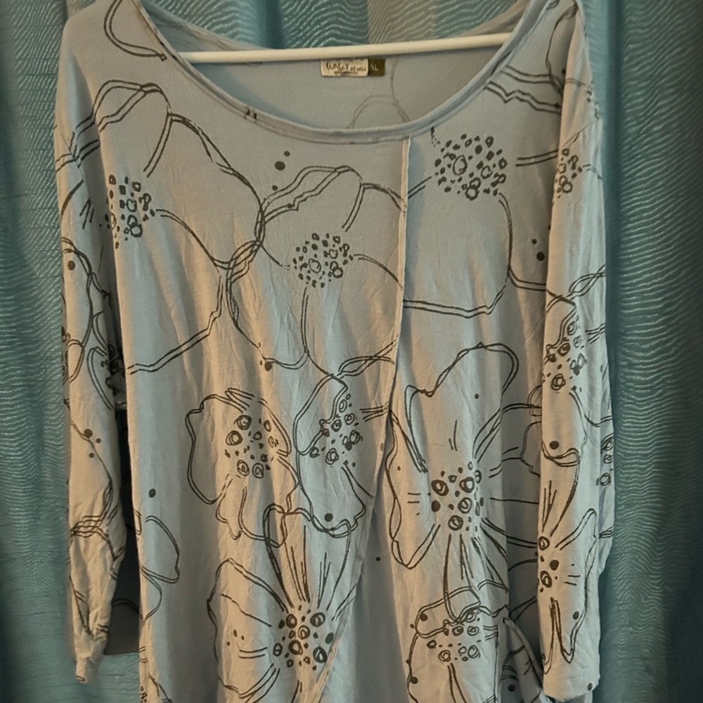 Chalet et Céci xL Black and pale green Floral Top- long sleeves- round neckline - Picture 8 of 8